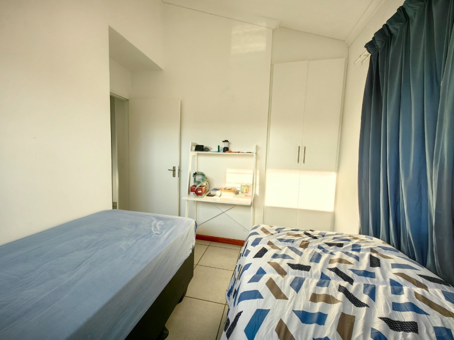 2 Bedroom Property for Sale in Stratford Green Western Cape